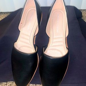 Black flat summer slip on‘s